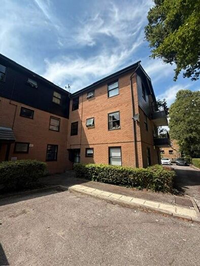 1 Bedroom Flat To Rent In Fourways, High Road, Buckhurst Hill, Redbridge, IG9