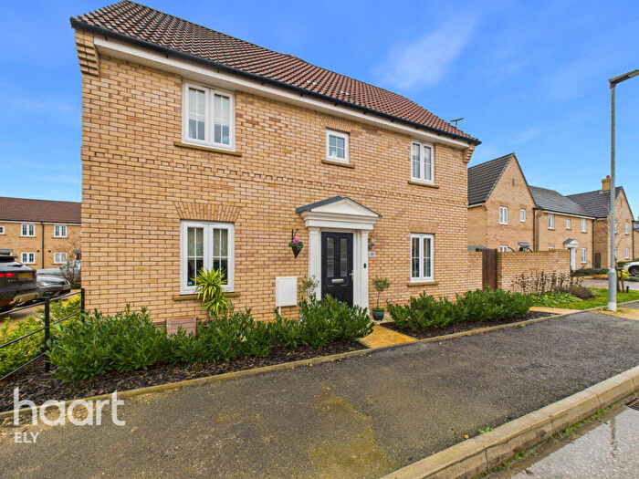 3 Bedroom Semi-Detached House For Sale In Forsythia Road, Ely, CB6