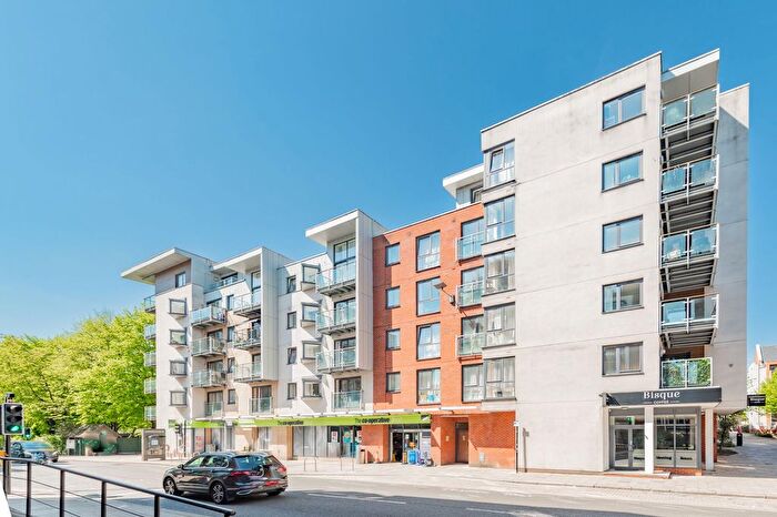 2 Bedroom Flat To Rent In Castle Place, High Street, Southampton, SO14