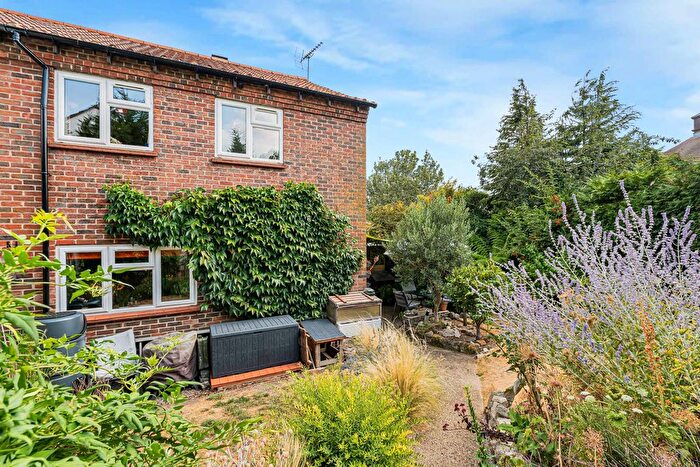 3 Bedroom End Of Terrace House For Sale In Peascroft, Long Crendon, HP18