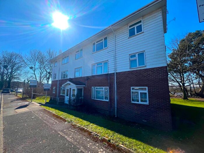 1 Bedroom Flat To Rent In Quayside Road, Southampton, Hampshire, SO18