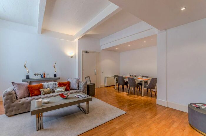 2 Bedroom Flat To Rent In City Road, City, London, EC1V