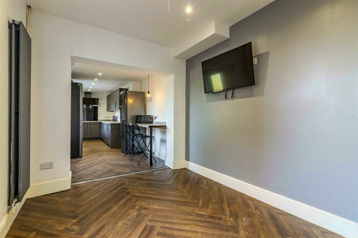 4 Bedroom House To Rent In Nottingham Road, Nottingham, NG7