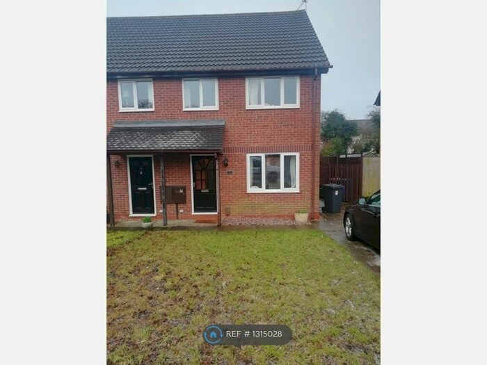 3 Bedroom Semi-Detached House To Rent In Saffron Drive, Derby DE21