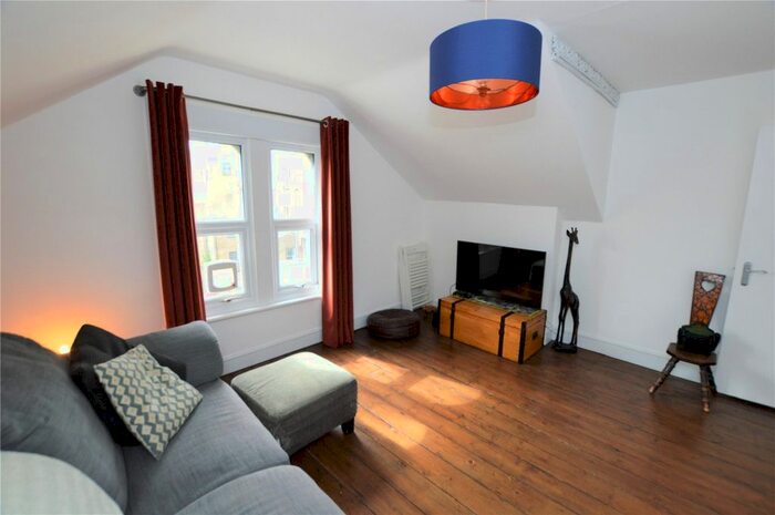 2 Bedroom Flat To Rent In Colby Road, London, SE19
