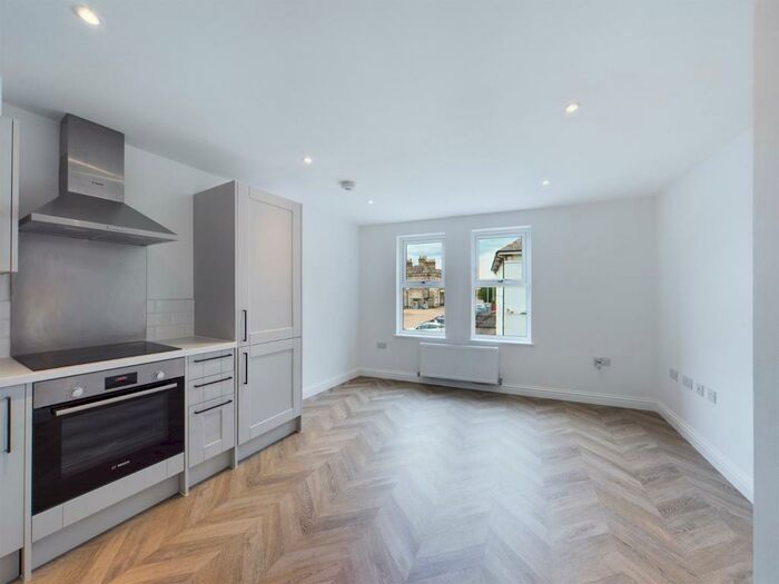 1 Bedroom Apartment To Rent In Chertsey, Surrey, KT16