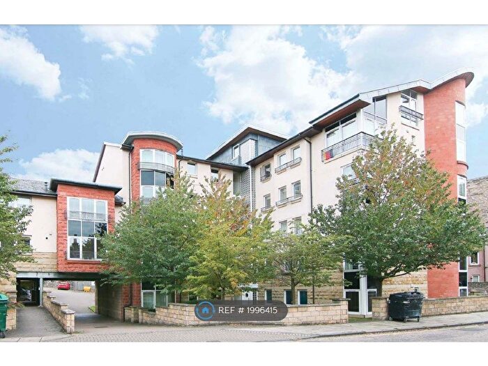 2 Bedroom Flat To Rent In Spring Gardens, Edinburgh, EH8