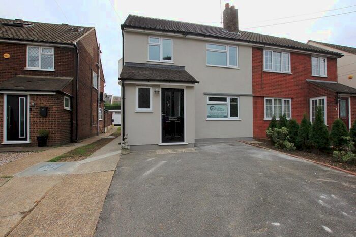 3 Bedroom Property To Rent In Laindon Road, Billericay CM12