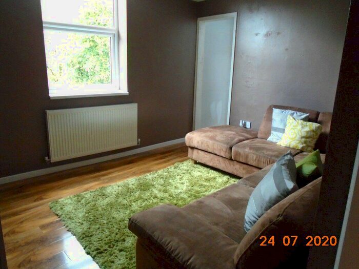 2 Bedroom Flat To Rent In A Wallace Road, B29