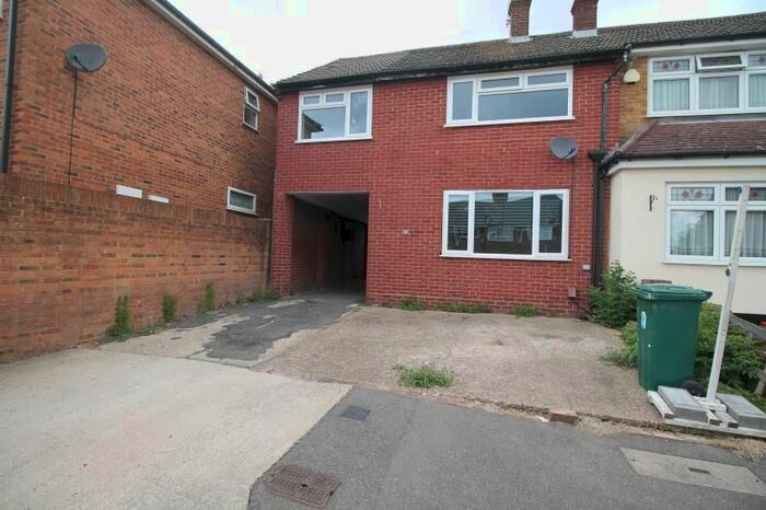 3 Bedroom End Of Terrace House To Rent In Morris Road, Romford, RM3