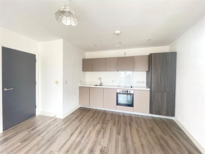 1 Bedroom Flat For Sale In Otter Drive, Carshalton, SM5