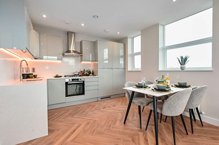 2 Bedroom Flat For Sale In Camp Road, Farnborough, GU14