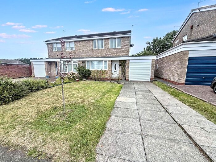 3 Bedroom Semi-Detached House For Sale In Oxford Avenue, Cramlington, NE23