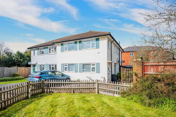 2 Bedroom Maisonette For Sale In Cheviot Close, Banstead, SM7
