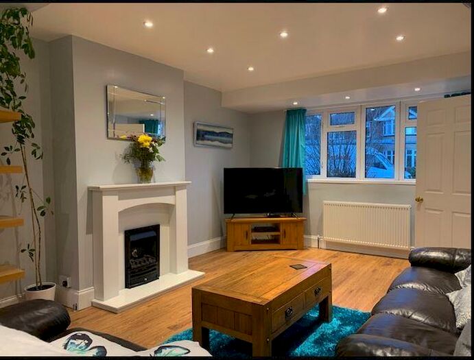 3 Bedroom Semi-Detached House To Rent In Falmouth Road, Reading, RG2