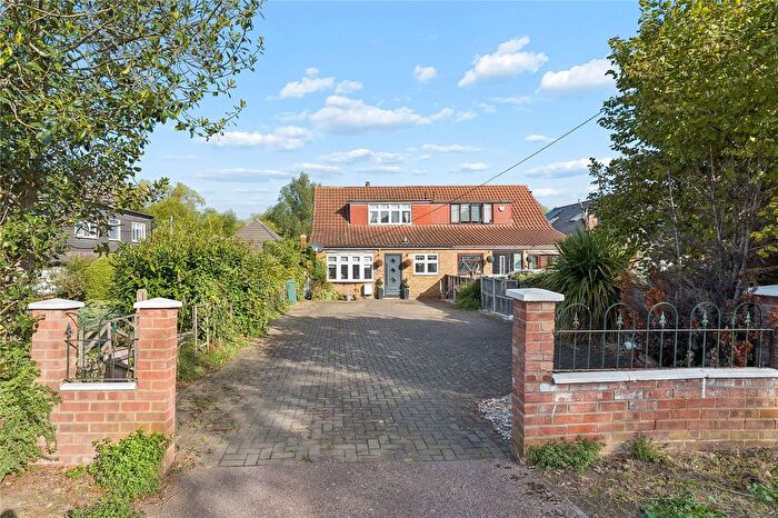 4 Bedroom Semi-Detached House For Sale In Abbey Wood Lane, Rainham, RM13