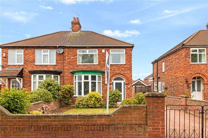 3 Bedroom Semi-Detached House For Sale In Dugard Road, Cleethorpes, DN35
