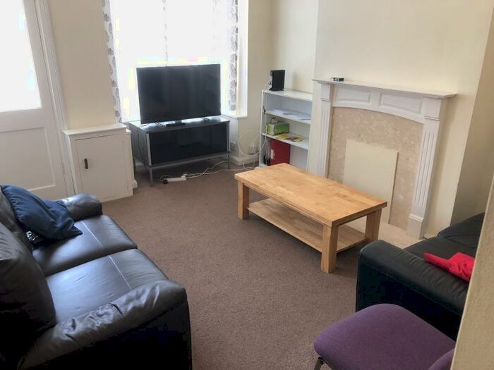 4 Bedroom Terraced House To Rent In Dawlish Road, B29