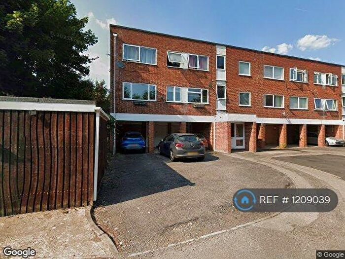 3 Bedroom Flat To Rent In Cavendish Close, Taplow, Maidenhead, SL6