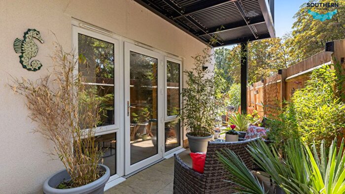 1 Bedroom Flat For Sale In Sistine House, Caesar Road, Beckenham, BR3