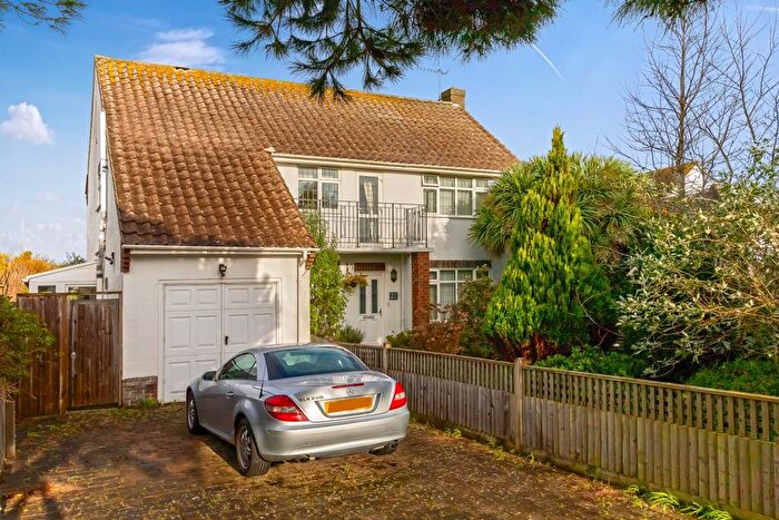 3 Bedroom Detached House For Sale In Oval Waye, Ferring, Worthing, BN12