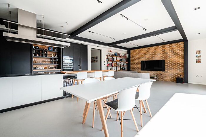 2 Bedroom Penthouse To Rent In Curtain Road, Shoreditch, EC2A