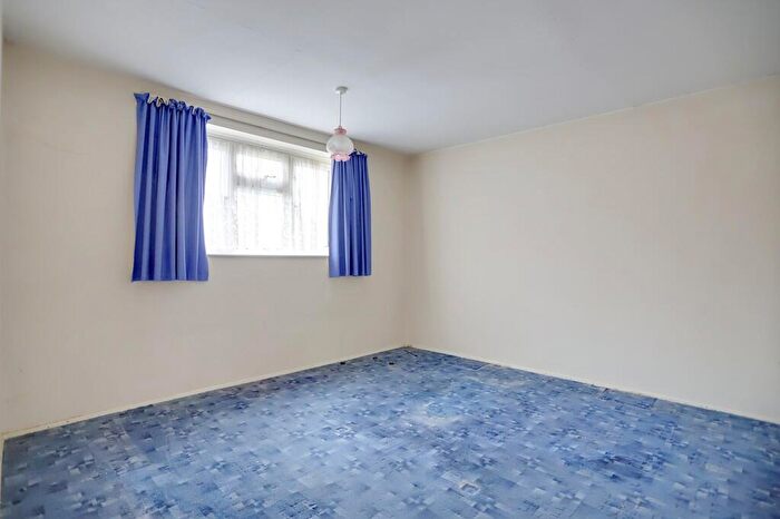 1 Bedroom Apartment For Sale In Bruce Close, Welling, DA16