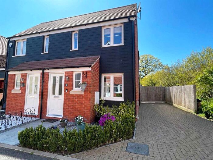2 Bedroom Semi Detached House For Sale In Elder Close, Chelmsford, CM1