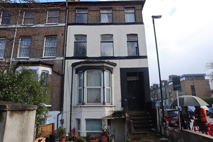 2 Bedroom Flat To Rent In Tollington Park, London, N4