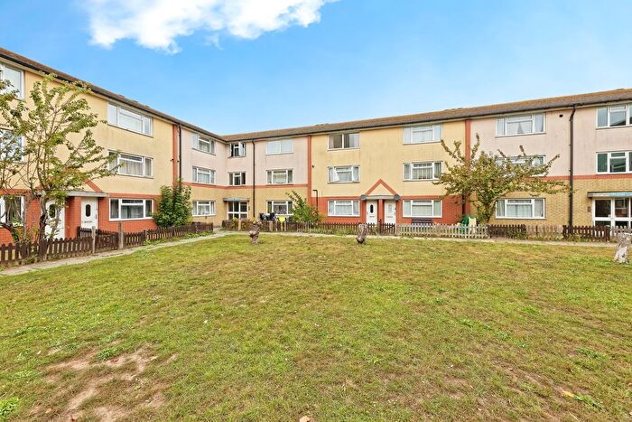 2 Bedroom Flat For Sale In Appledore Close, Margate, Kent, CT9