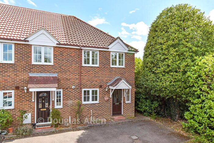 3 Bedroom Terraced House For Sale In Laurel Lane, Hornchurch, Essex, RM12