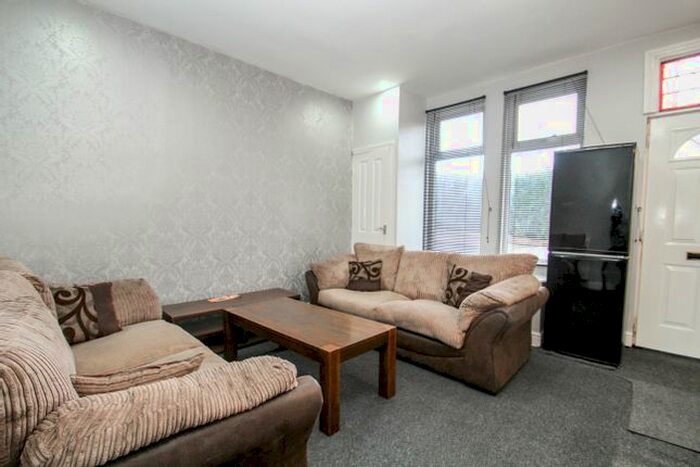 3 Bedroom Terraced House To Rent In Stanmore Hill, Burley, Leeds, LS4
