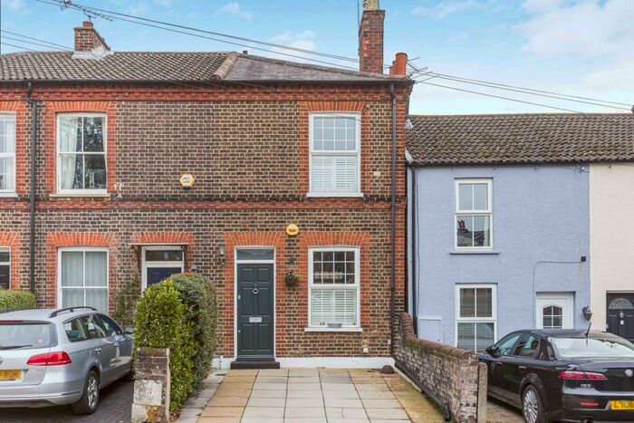 2 Bedroom Terraced House To Rent In Lattimore Road, St Albans, AL1