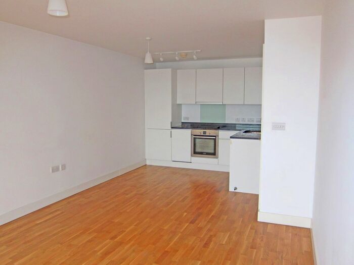1 Bedroom Flat To Rent In Queensbridge Road, London, E2