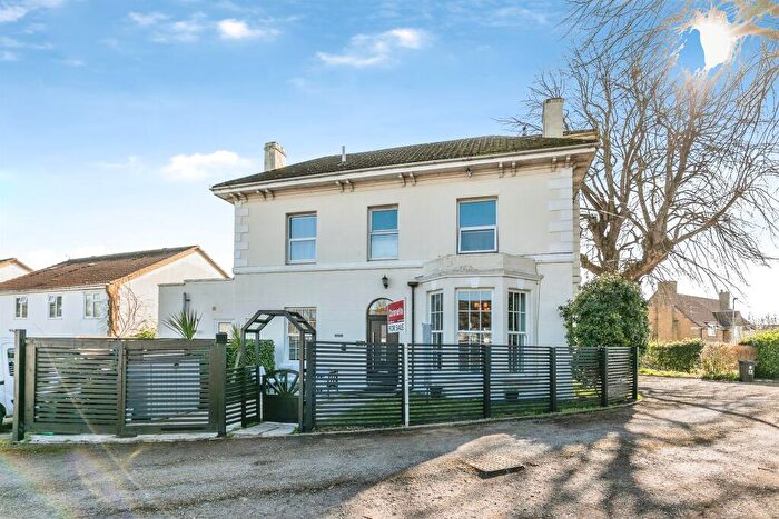 3 Bedroom Maisonette For Sale In Earlstone Crescent, Bristol, BS30