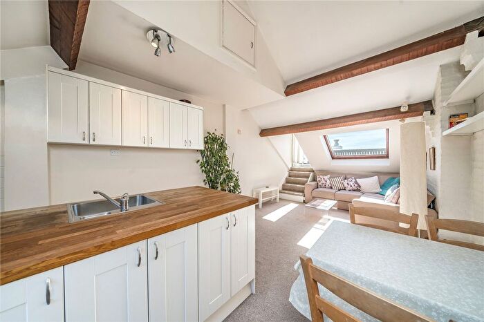 2 Bedroom Flat To Rent In Clapham Common North Side, London, SW4