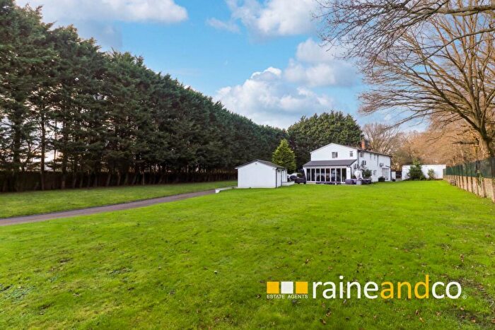 5 Bedroom Detached House For Sale In Dixons Hill Close, North Mymms, Hertfordshire, AL9