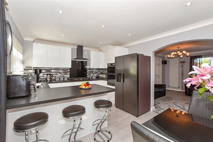 3 Bedroom Detached House For Sale In Harvest Way, Singleton, Kent, TN23