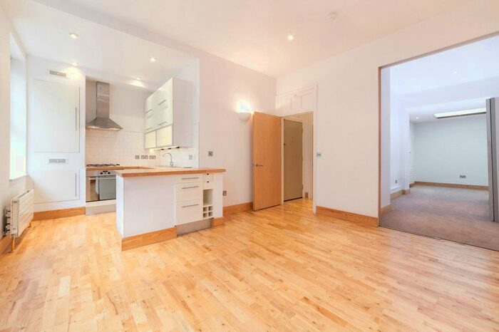 1 Bedroom Flat To Rent In Rathbone Place, Fitzrovia, London, W1T