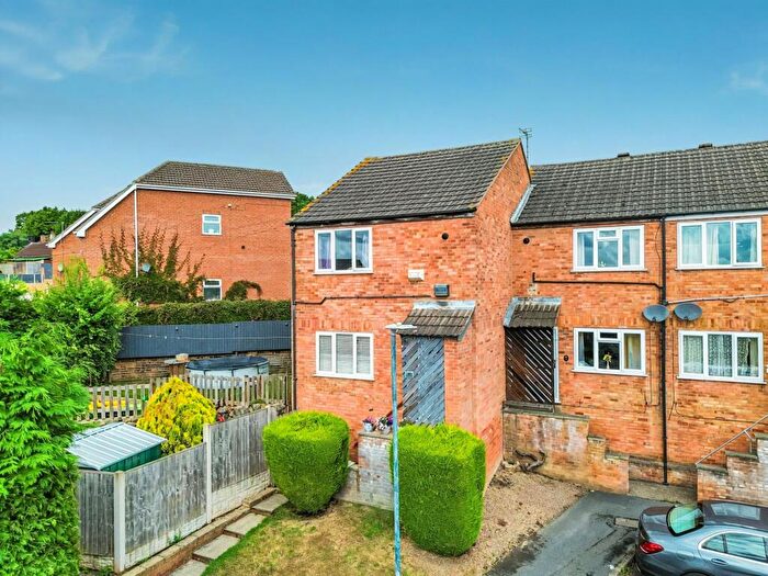 3 Bedroom Town House For Sale In Highgate Close, Carlton, Nottingham, NG4