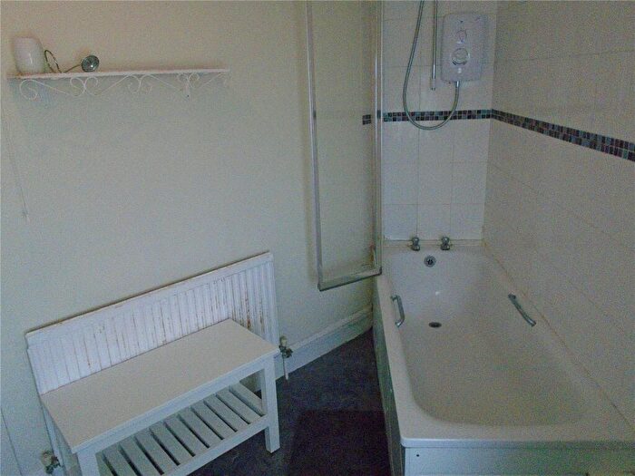 5 Bedroom Semi-Detached House To Rent In Arnold Road, Southampton, Hampshire, SO17