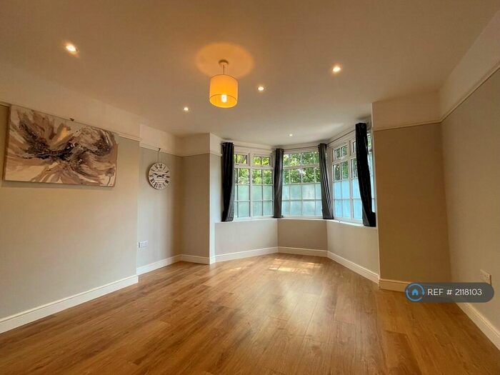 1 Bedroom Flat To Rent In Porthill, Newcastle U Lyme, ST5
