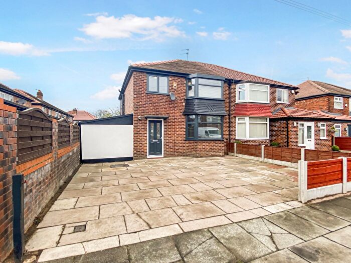 3 Bedroom Semi-Detached House To Rent In Farlands Drive, Didsbury, M20