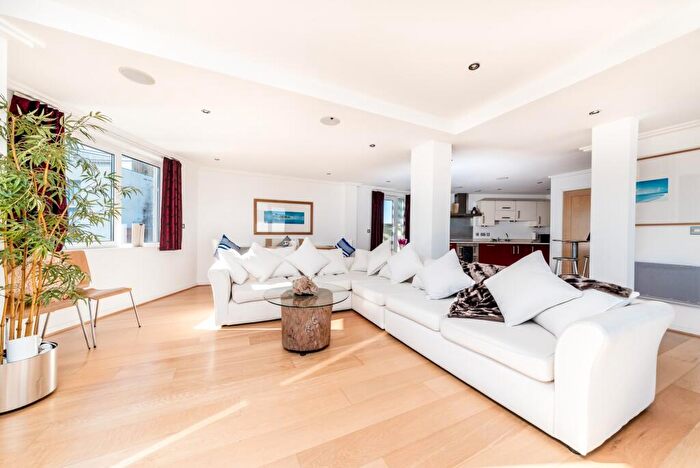 3 Bedroom Flat To Rent In Fleet Street, Brighton, East Sussex, BN1