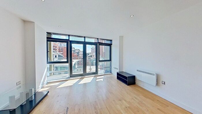 2 Bedroom Flat To Rent In Gotts Road, Leeds, LS12