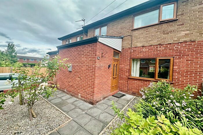 5 Bedroom Semi-Detached House To Rent In The Gorse, Bowdon, Altrincham, WA14