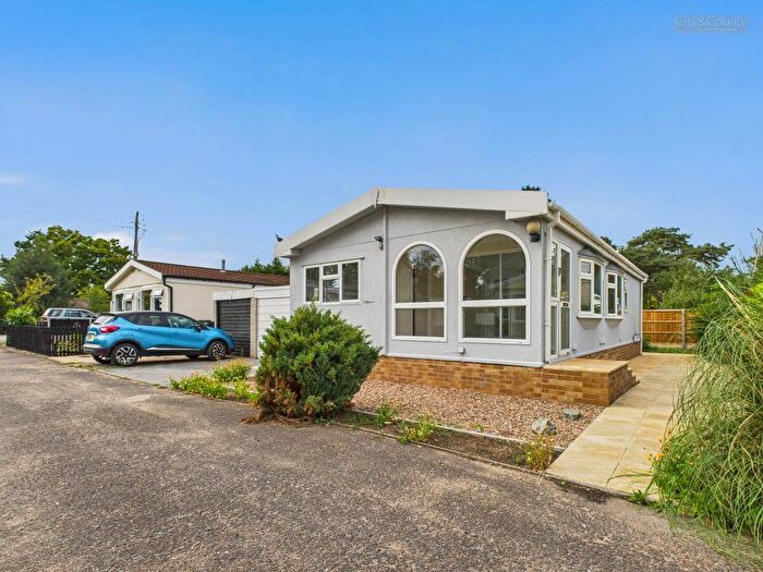 2 Bedroom Park Home For Sale In Broxburn Park, South Hykeham, Lincoln, LN6