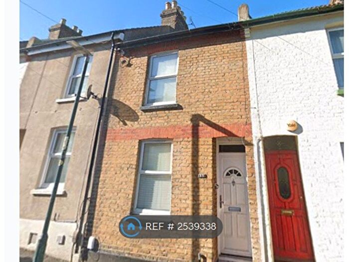 3 Bedroom Terraced House To Rent In Charter Street, Chatham, ME4