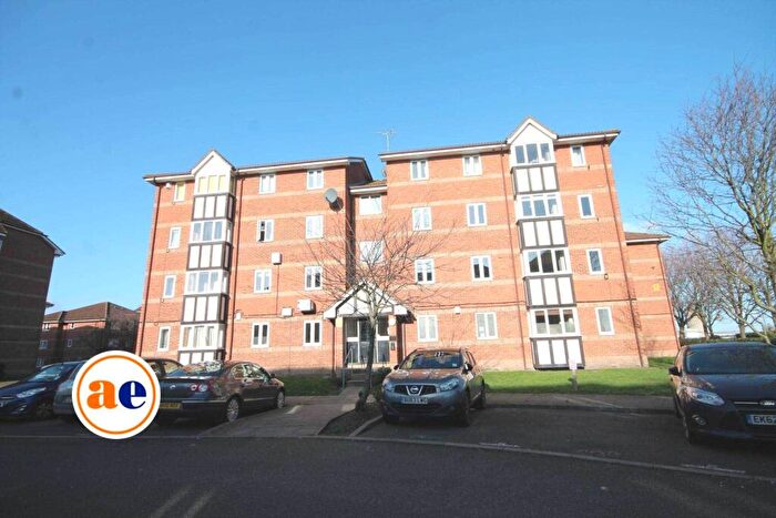 2 Bedroom Flat To Rent In Chandlers Drive, Erith, DA8