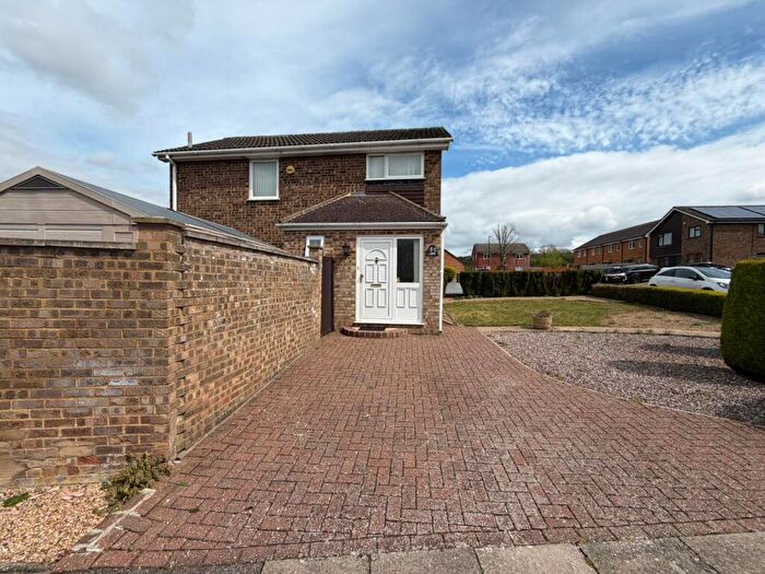 3 Bedroom Detached House To Rent In Turnpike Drive, LU3
